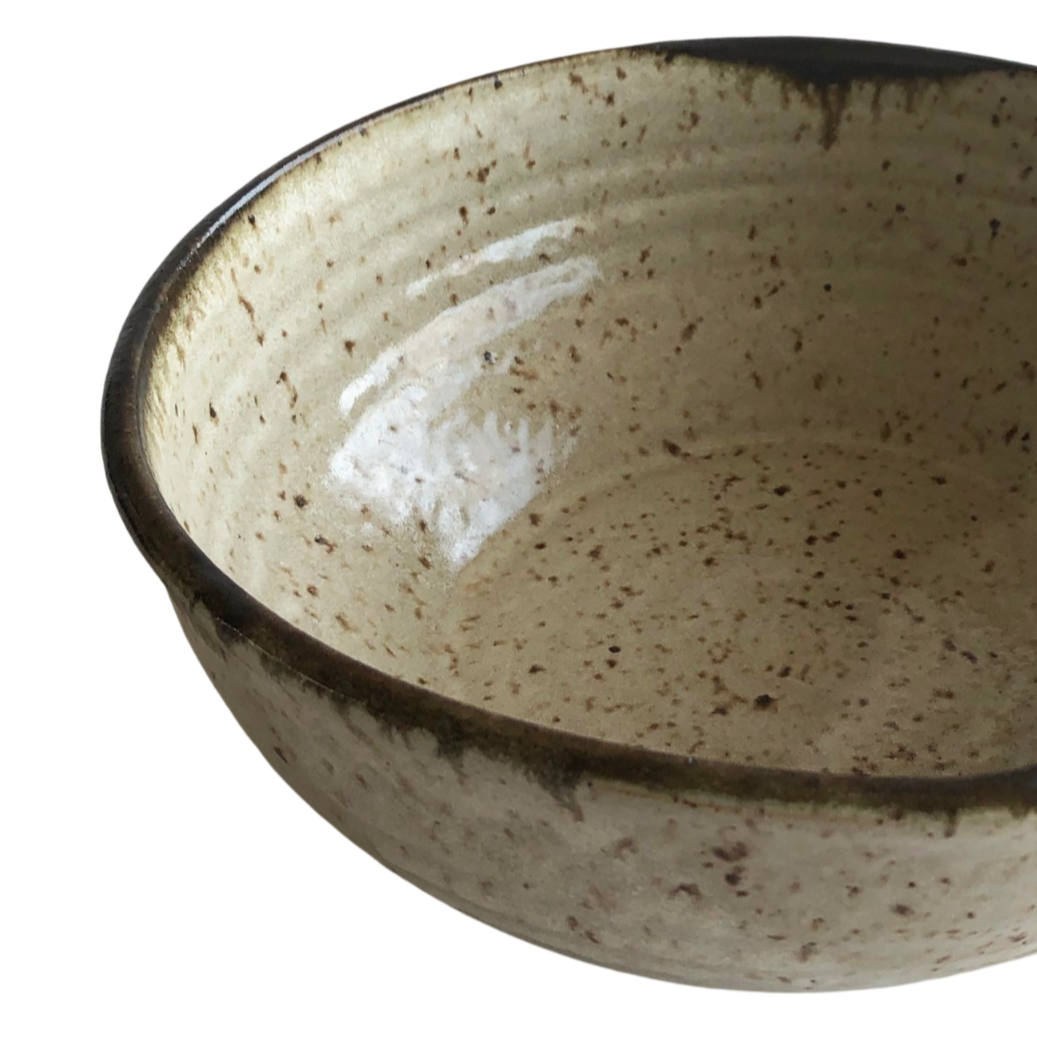 Luna Serving Bowl with Handle Rest - Sumiye Co