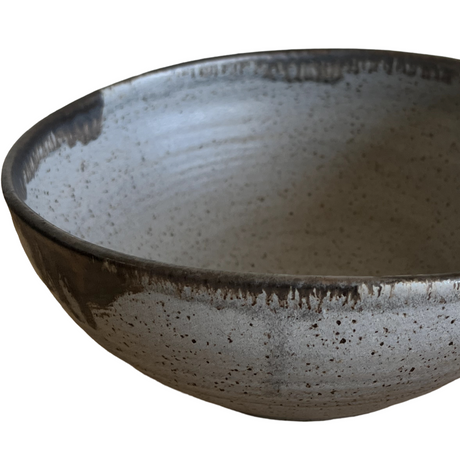 Luna Serving Bowl with Handle Rest - Sumiye Co