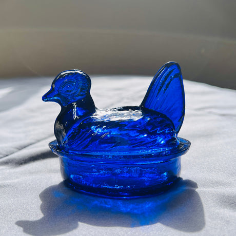Nesting Hen Bowl & Lid - SAPHIRE BLUE | Hand Blown Glass - Colombia - Sumiye Co