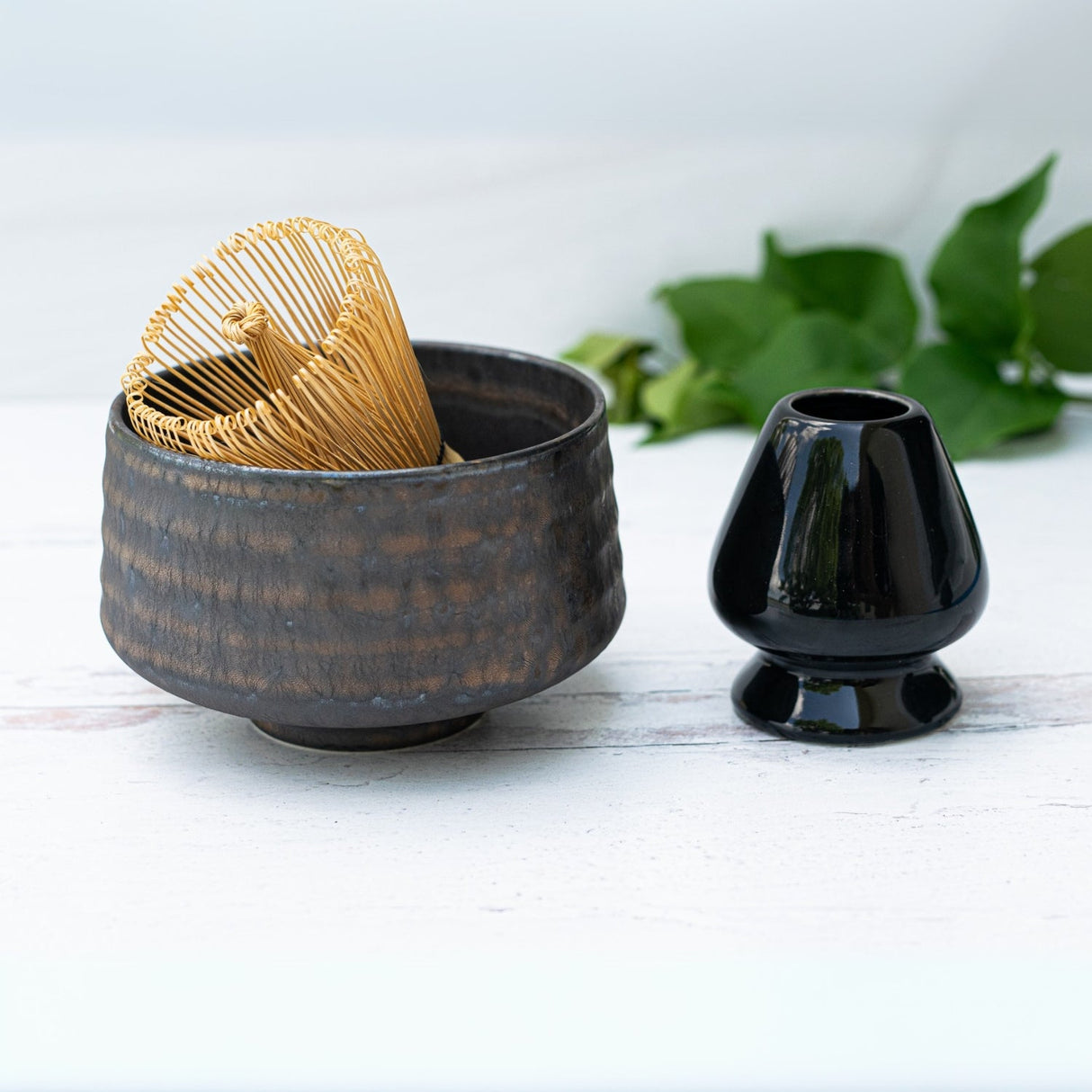 Kaneni Gold Crystal Ceramic Matcha Bowl by Aprika Life