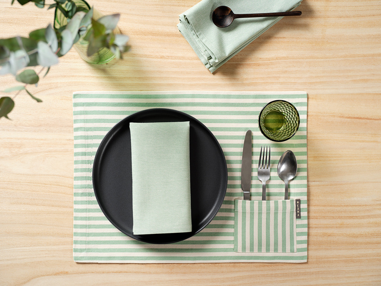 The Hosting Essentials Set - Placemats, Napkins and Table Runner-3