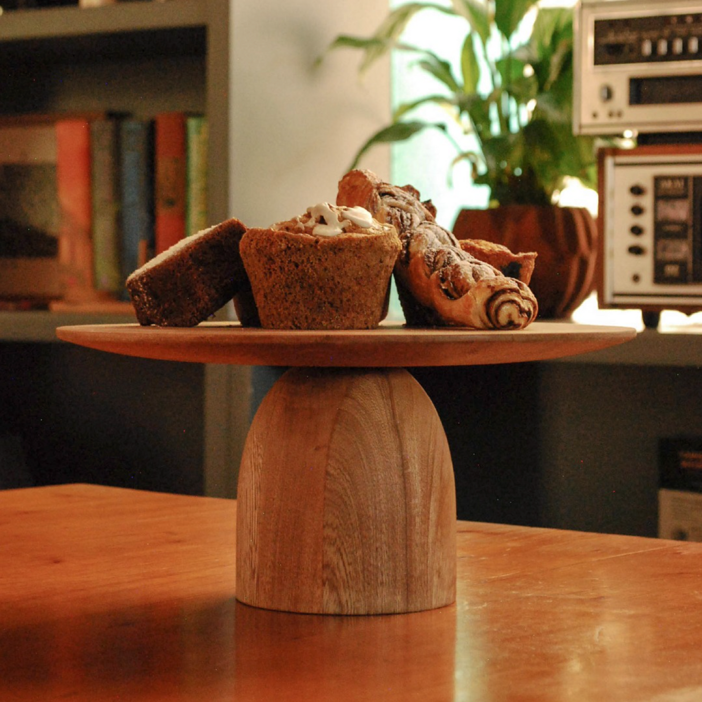 Chechen Wood Design Cake Stand - Rosa Morada Wood | Mexico