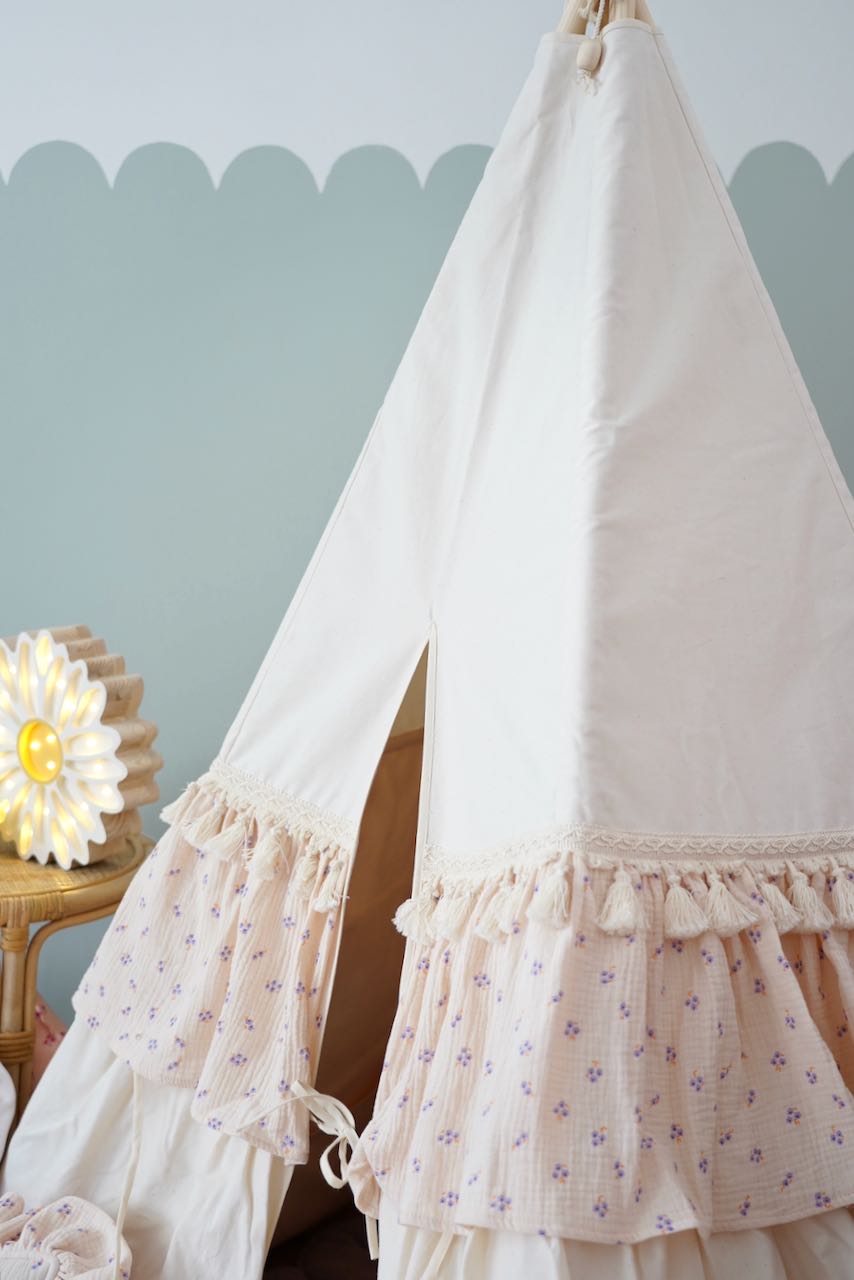 "Forget-me-not" Teepee Tent with Frills & "Light Pink Lily" Flower Mat Set