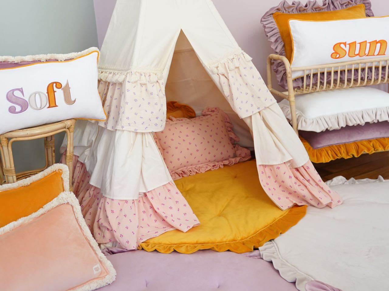 "Forget-me-not" Teepee Tent with Frills