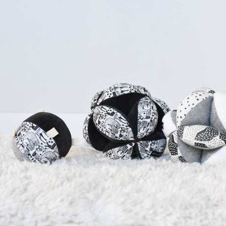 Taggy Ball with Rattle Nordic - Sumiye Co