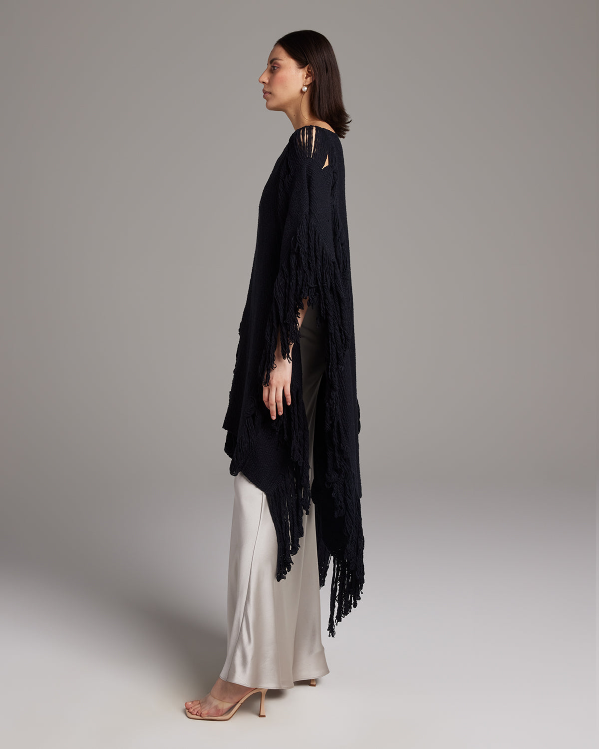 Lace Fringe Manta - Sumiye Co