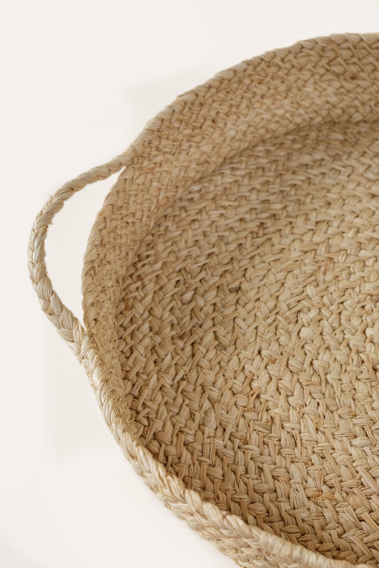 Braided Raffia Tray - Sumiye Co