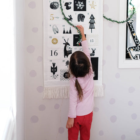 24 Pocket Advent Calendar - Winter Animals - Sumiye Co