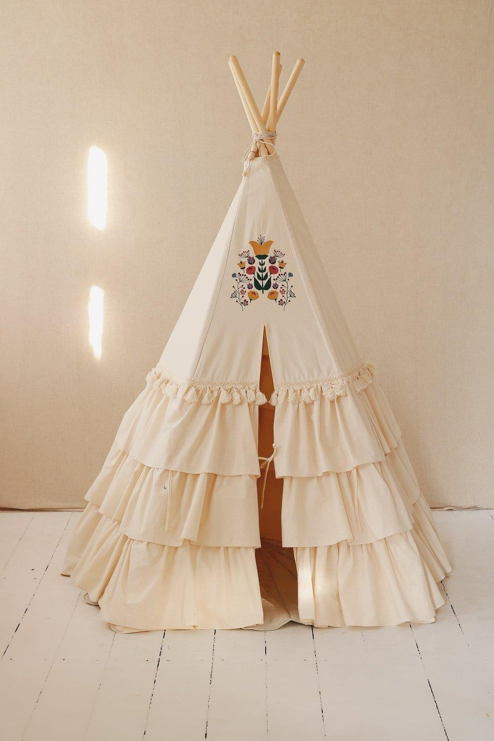 "Folk" Teepee Tent with Frills and "Marsala" Shell Mat Set