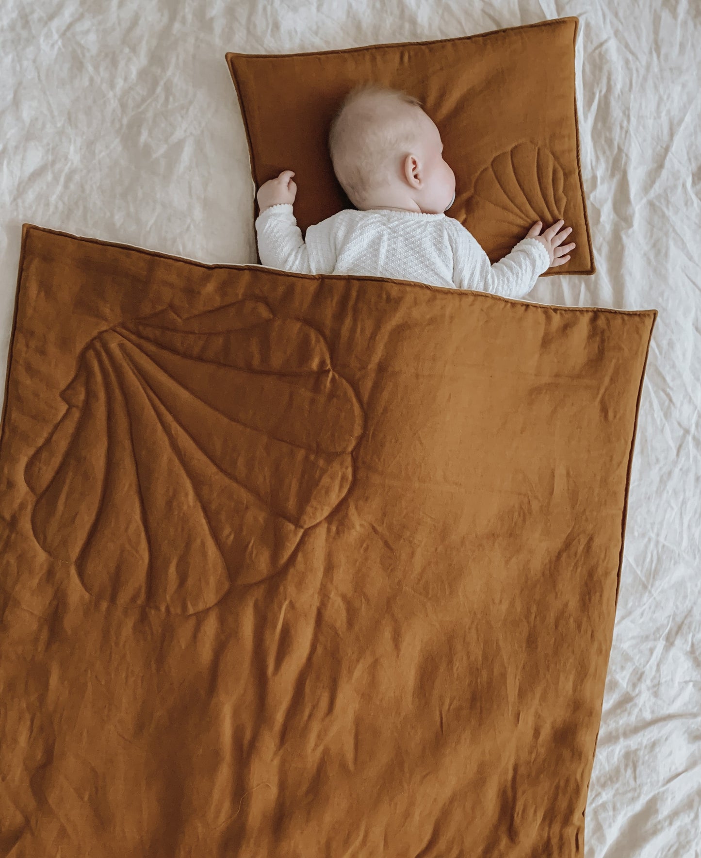 Linen "Caramel" Shell Child Cover Set (Large) by Moi Mili