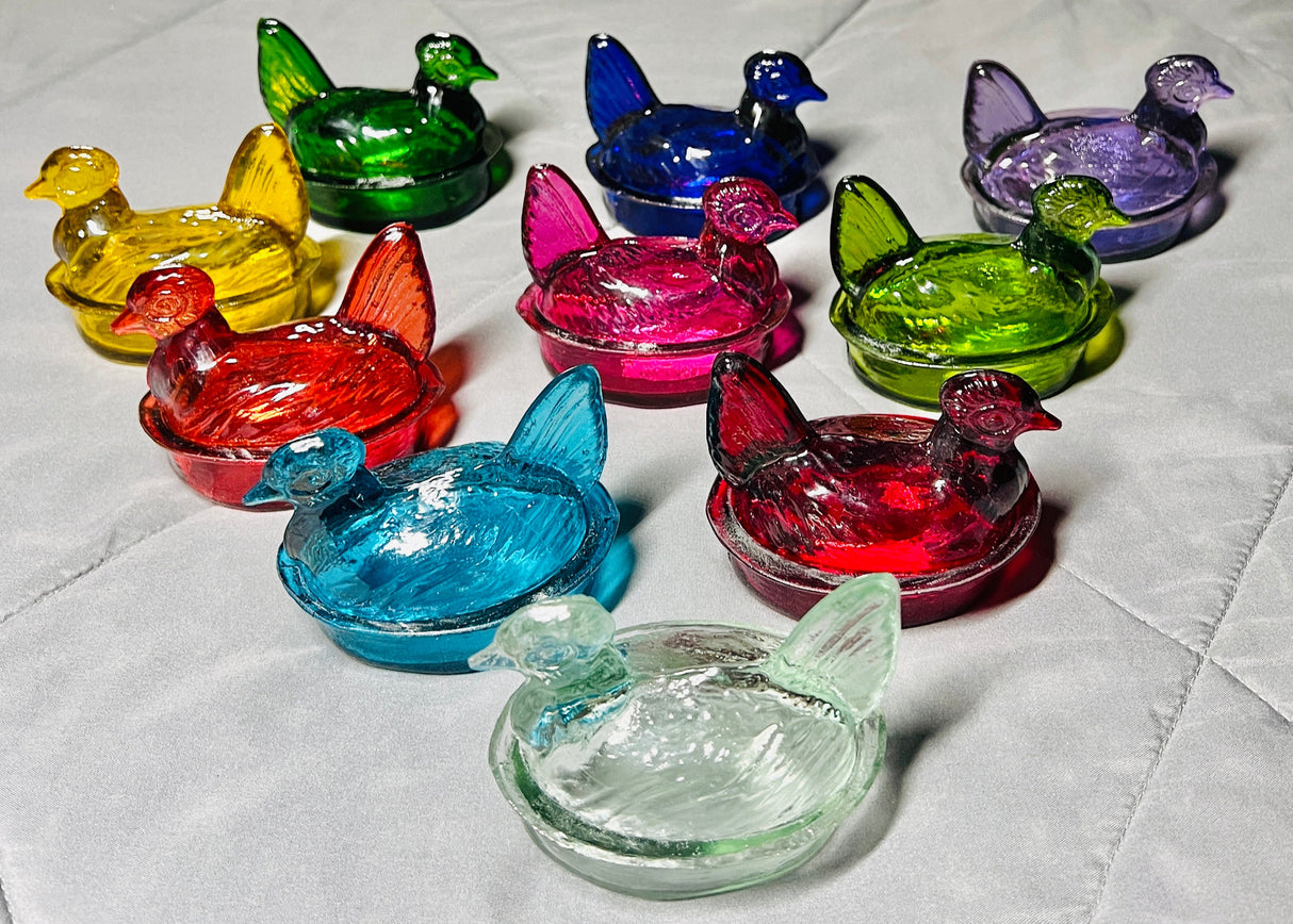 Nesting Hen Bowl & Lid -TURQUOISE | Hand Blown Glass -Colombia - Sumiye Co