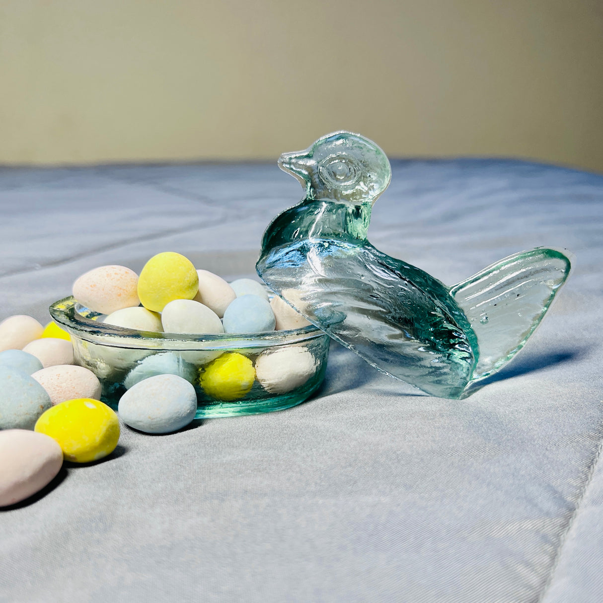 Nesting Hen Bowl & Lid -TURQUOISE | Hand Blown Glass -Colombia - Sumiye Co