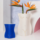 Paper Vase Venus in ivory by OCTAEVO