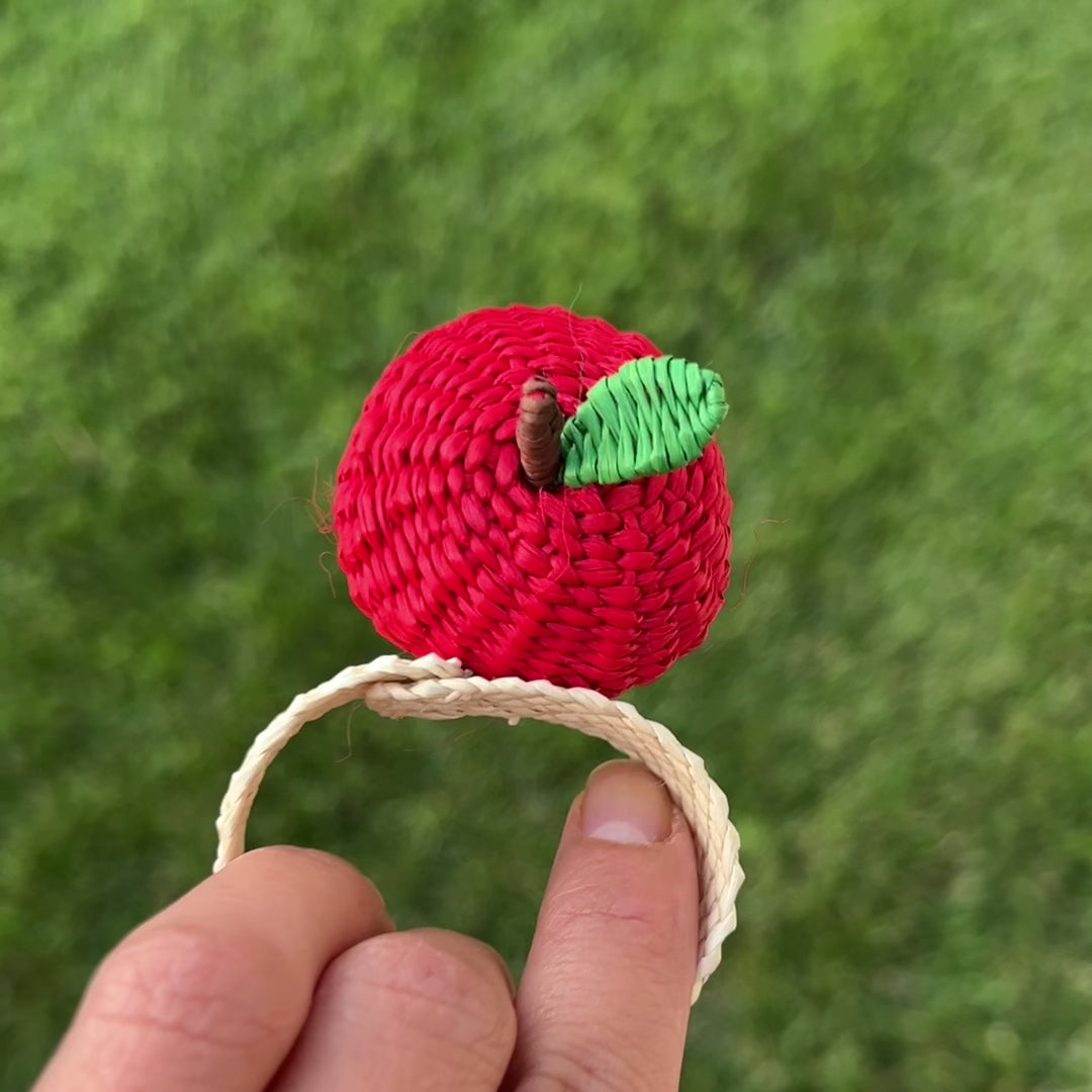 Red Apple Napkin Ring  – Table Decor Colombia