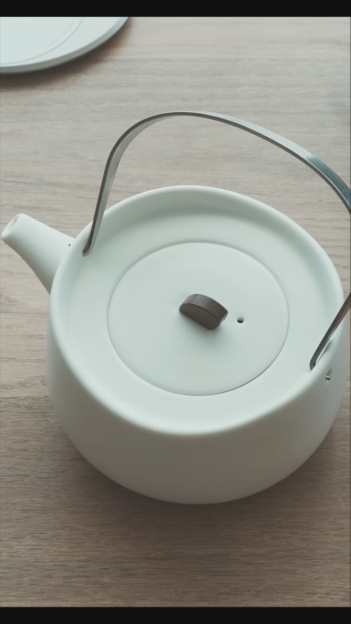 Leiph Self-heating Teapot Set - Jasmine White