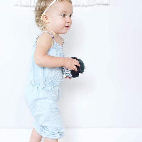 Taggy Ball with Rattle Wild - Sumiye Co