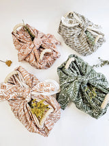 Bread Warmer & Basket Gift Set + Tea Towel (Flower) KORISSA
