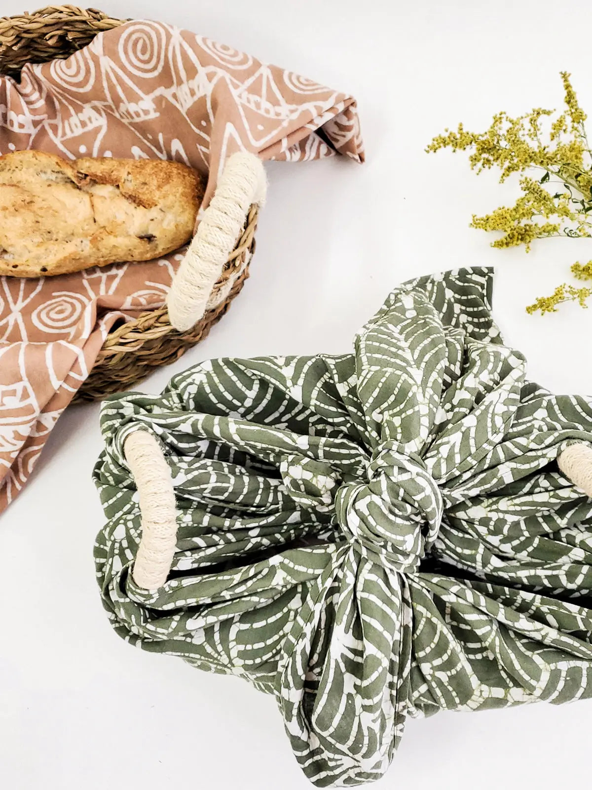 Bread Warmer & Basket Gift Set + Tea Towel (Flower) KORISSA