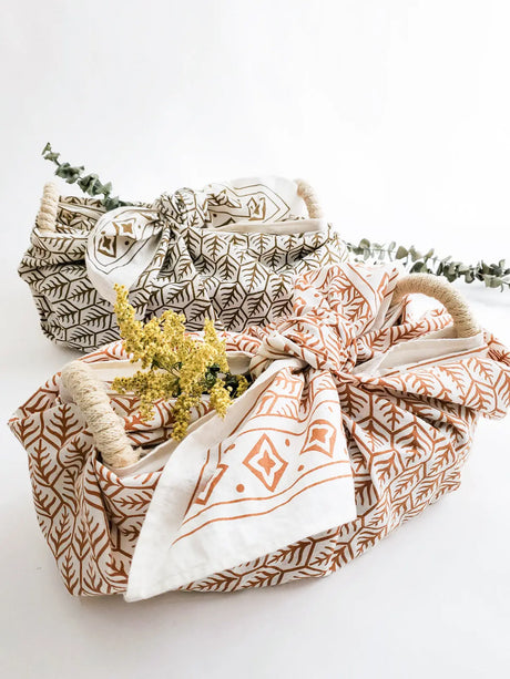 Bread Warmer & Basket Gift Set + Tea Towel (Flower) KORISSA